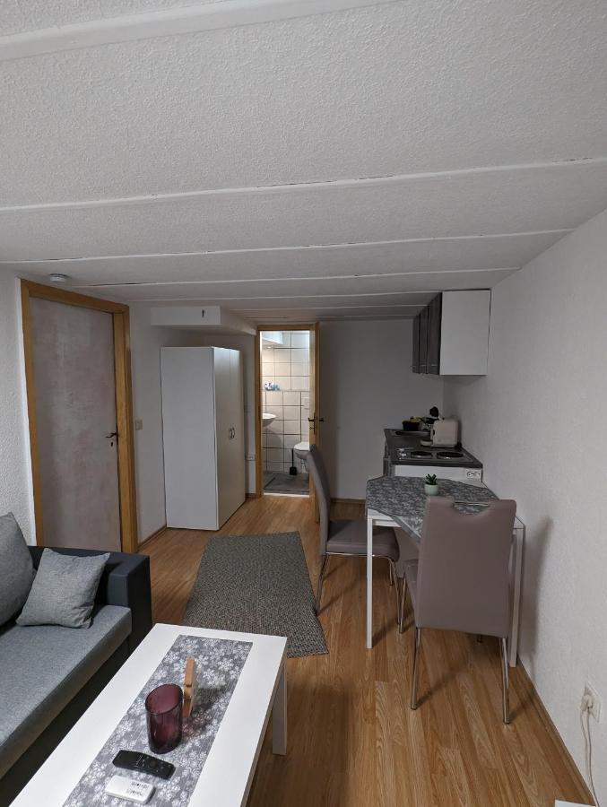Direkt An Der S-Bahn Gelegenes Gemutliches Souterrain Apartment Mit Privatem Zugang Troisdorf Exterior photo